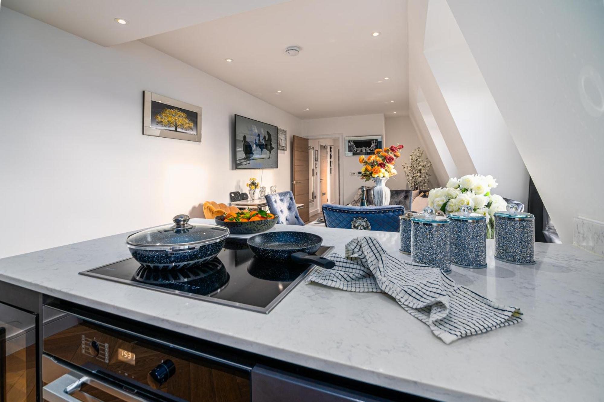 Stunning 1-Bedroom Penthouse In Marble Arch 72 London Exterior foto