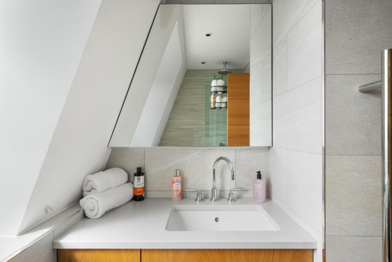 Stunning 1-Bedroom Penthouse In Marble Arch 72 London Exterior foto